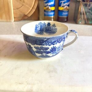 Vintage Blue Willow Chinoiserie pattern Teacup 6oz Made in Japan